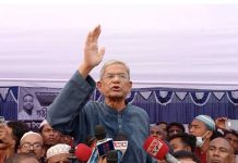 আকরামকে এই দানবীয় সরকার তার পুলিশ বাহিনী দিয়ে নির্মম ভাবে কাস্টরিতে হত্যা করেছে- হরিপুরে মির্জা ফখরুল হরিপুরে নির্মম ভাবে পুলিশ কাস্টরিতে যুব নেতার মৃত্যু-মির্জা ফখরুল ইসলাম